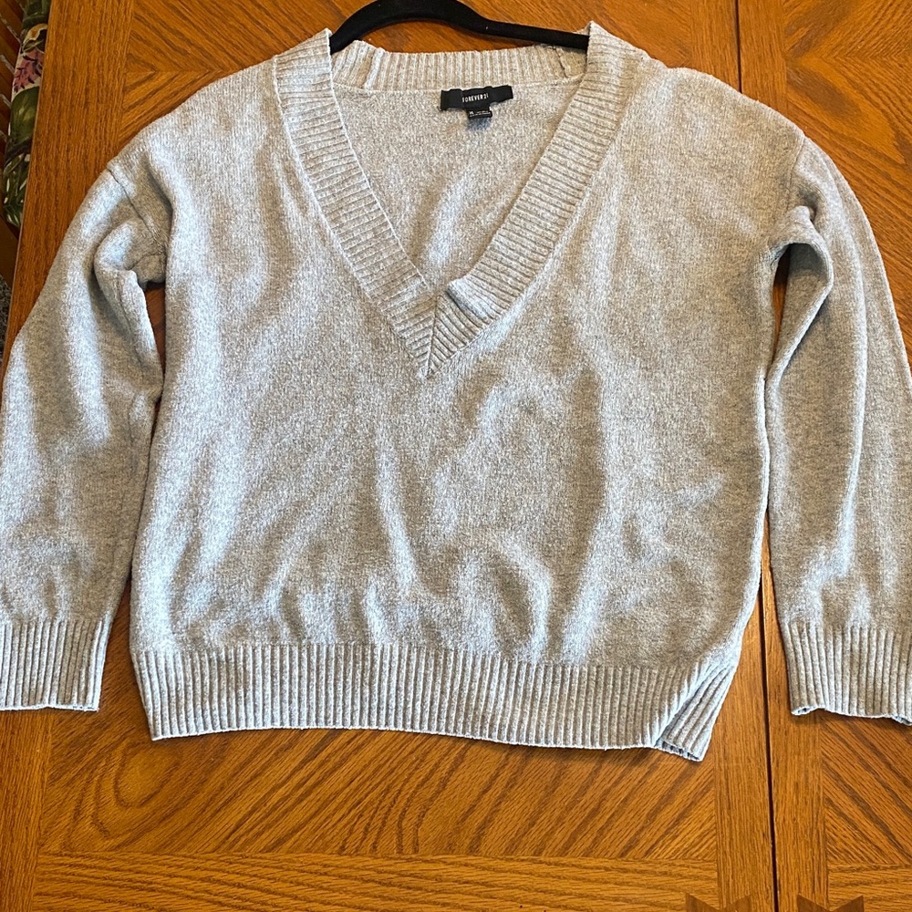 Forever 21 Light Gray V-Neck Sweater